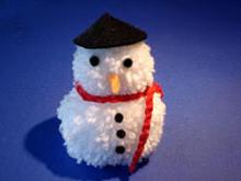 Снеговик со шляпкой из гофры